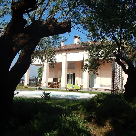 Red Wine 4* Castel San Pietro Terme