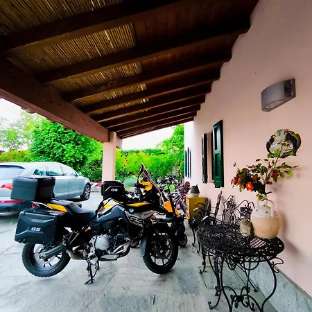 Bed and breakfast Red Wine 4*