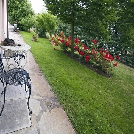 Bed and breakfast Red Wine 4*