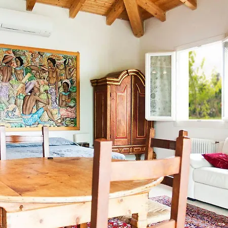 Bed and breakfast Red Wine 4*