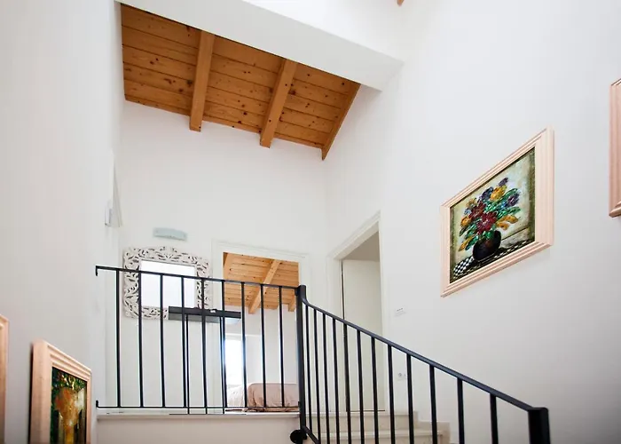 Red Wine Couette-café