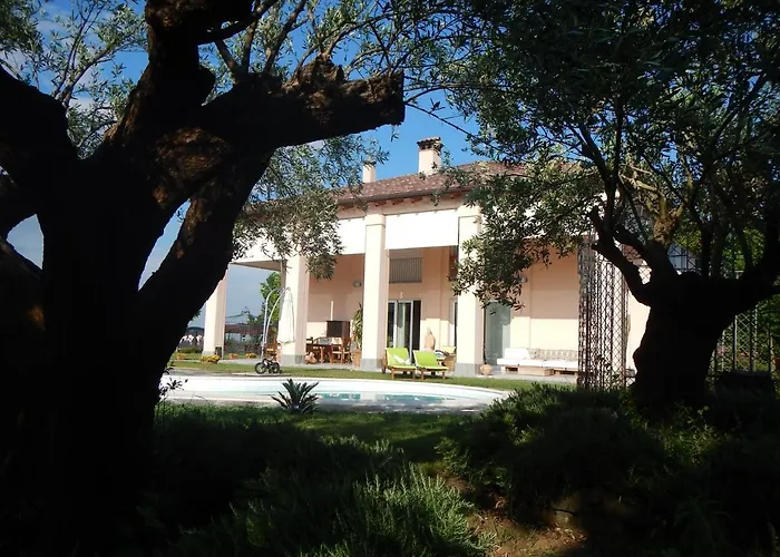 Red Wine 4* Castel San Pietro Terme