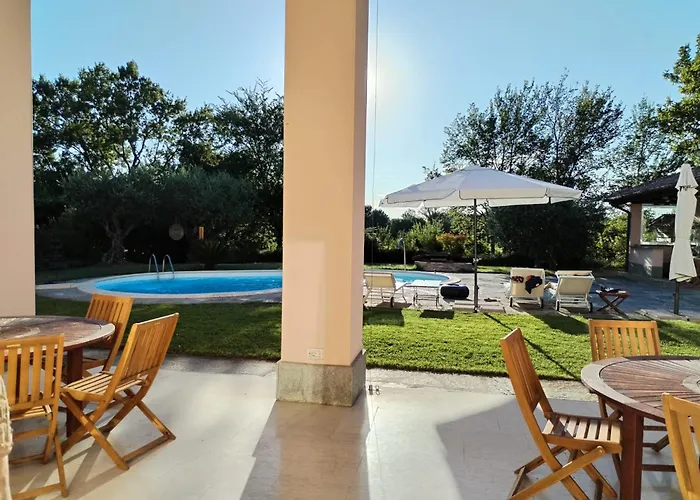 Red Wine Couette-café 4*