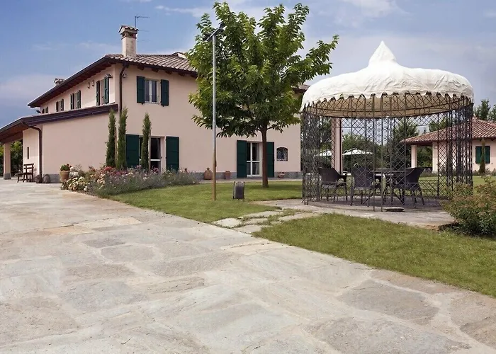 Red Wine 4* Castel San Pietro Terme