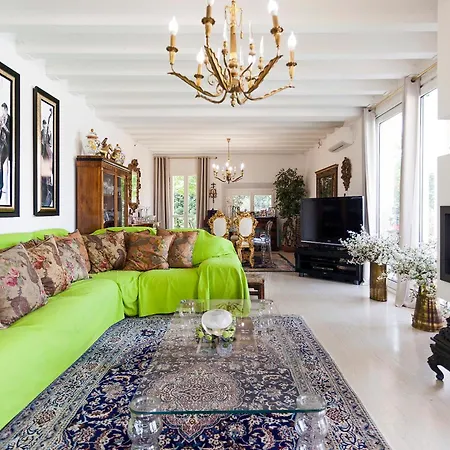 Oda ve Kahvaltı Red Wine