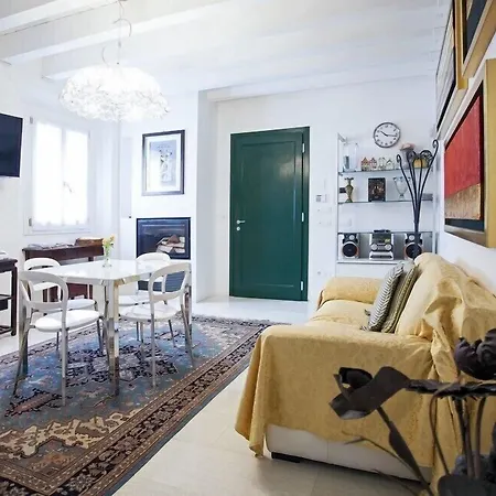 Oda ve Kahvaltı Red Wine