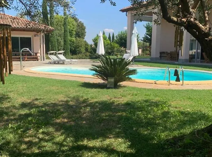 Bed & Breakfast Red Wine