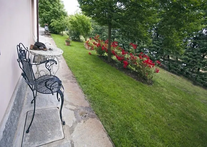 Bed & Breakfast Red Wine 4*